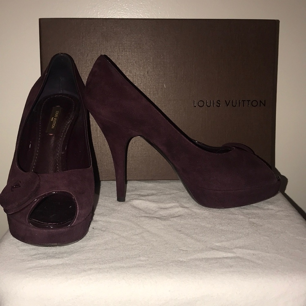 Vintage Louis Vuitton Suede Pumps